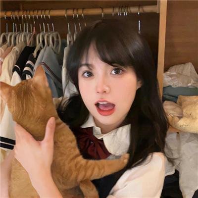 裸女游城